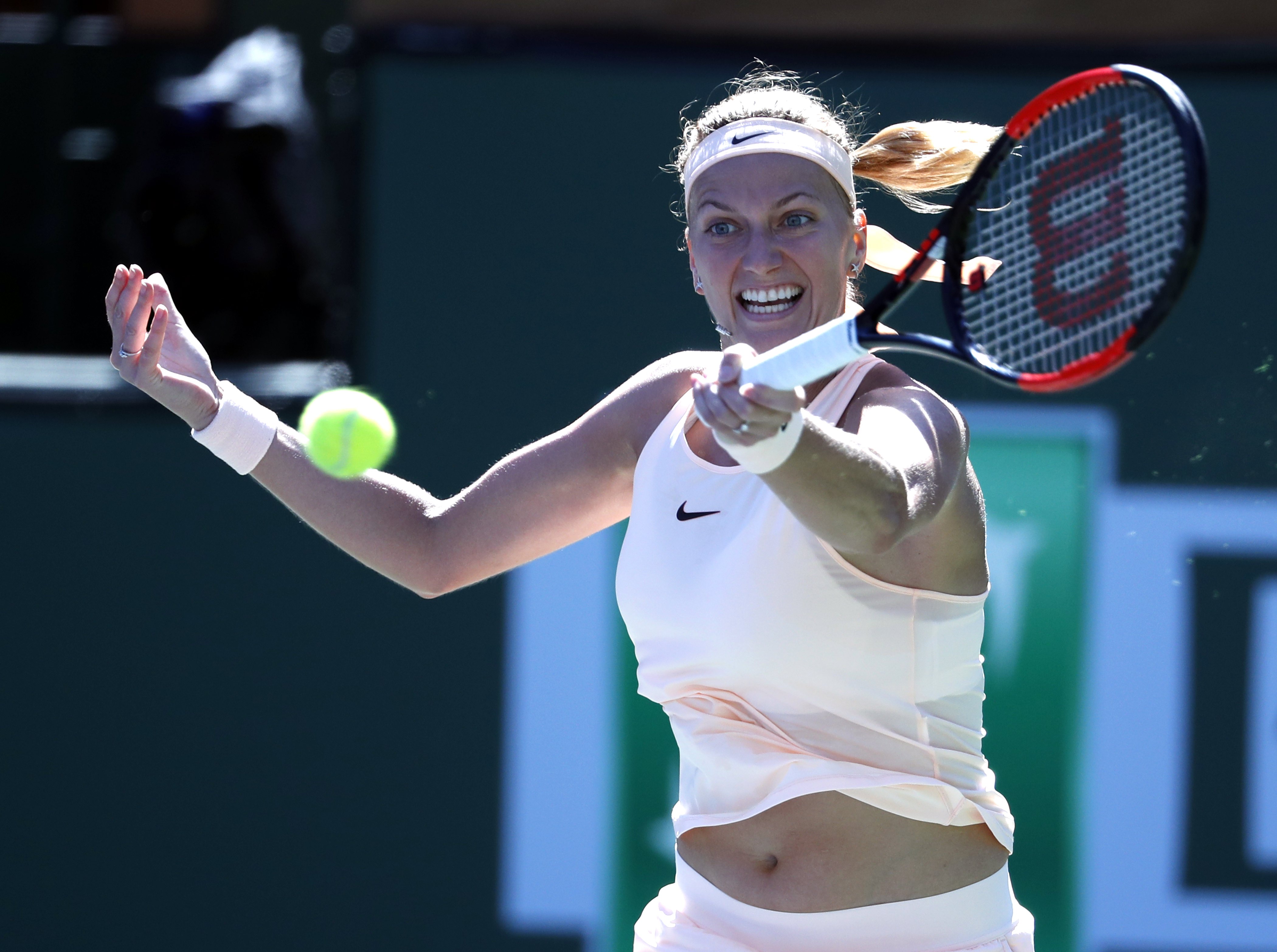 竞技宝-关于科维托娃回归赛场，逆转首场状态亮眼，曼联观众沸腾！的信息