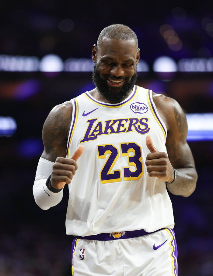 詹姆斯新星势不可挡表现惊艳，RNG未来可期！的简单介绍